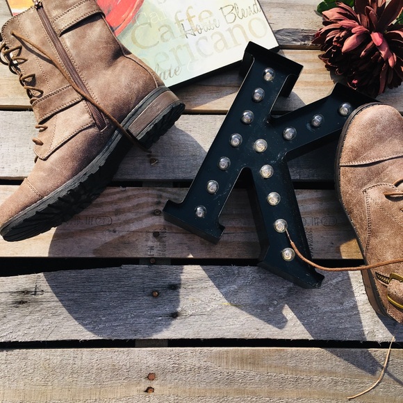 Rouge Fashion Boots - Picture 3 of 6